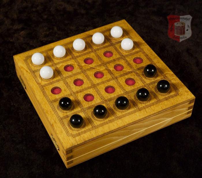reisespiel holzspielesammlung holzschatule glasmurmeln historische brettspiele alquerque kono vierer muehle spielerspelunke