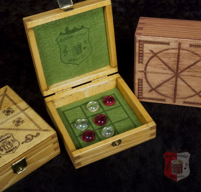 reisespiel holzspielesammlung holzschatule glasspielsteine historische brettspiele spielerspelunke