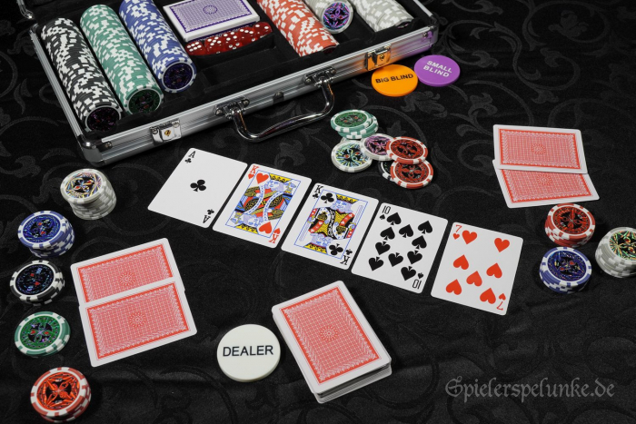 pokerset aluminiumkoffer pokerchips pokerkarten casino würfel spielerspelunke