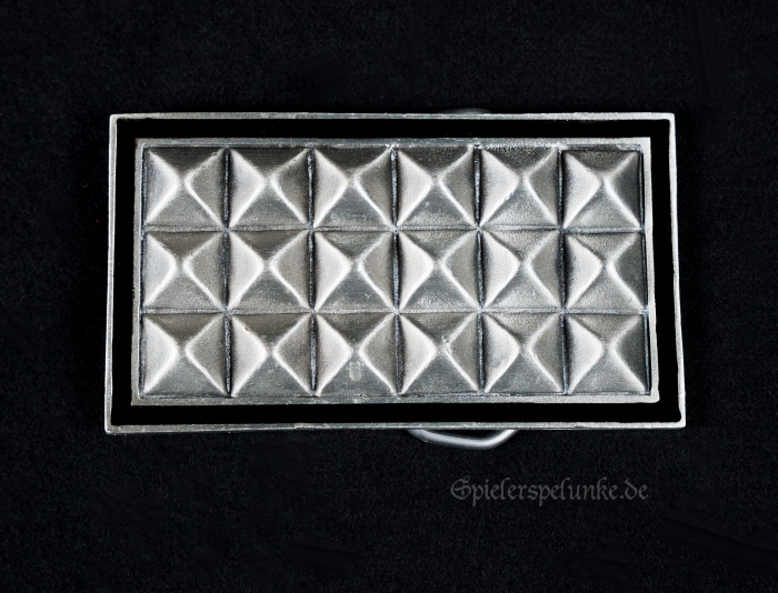 Gürtelschnalle Gothic Punk Nieten Pyramiden spielerspelunke