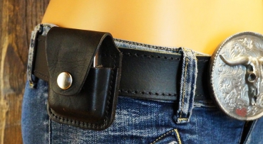 biker leder guerteltasche zigaretten feuerzeug