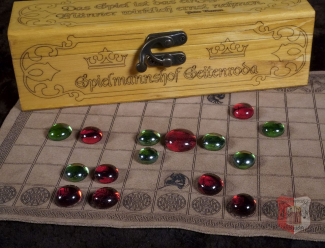reisespiel lederspiel holzspielesammlung holzschatule glasmurmeln historische brettspiele fanorona latrunculi spielerspelunke