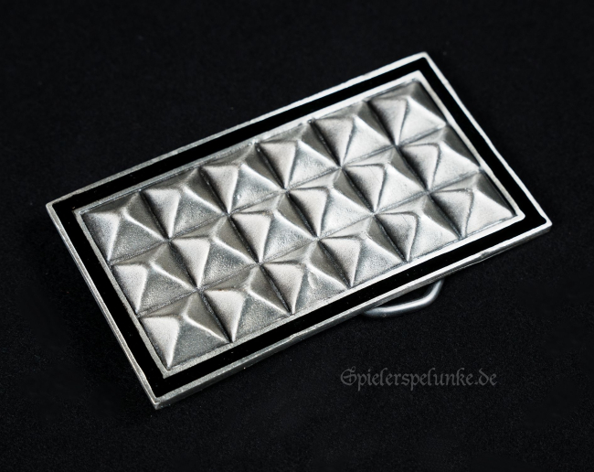 Gürtelschnalle Gothic Punk Nieten Pyramiden spielerspelunke