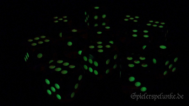 würfel kunststoff transparent lila fluoreszierend spielerspelunke