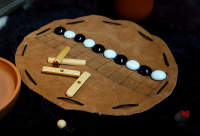 Lederspiel "Senet", historisches Brettspiel aus Ägypten