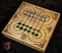 Surakarta Hasami Shogi Alquerque historische Brettspielesammlung in der Holzschatulle